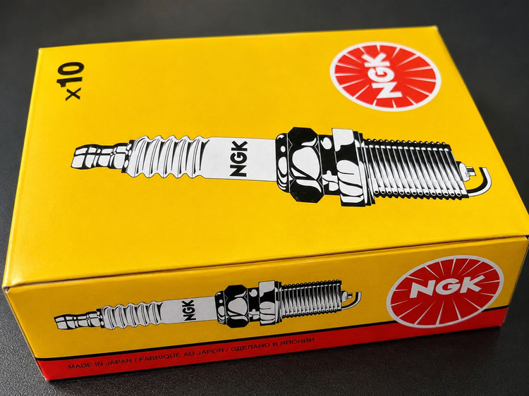 شمع خودرو ان جی کی NGK اصل ژاپن کد 2756 پایه کوتاه بسته 4 عددی